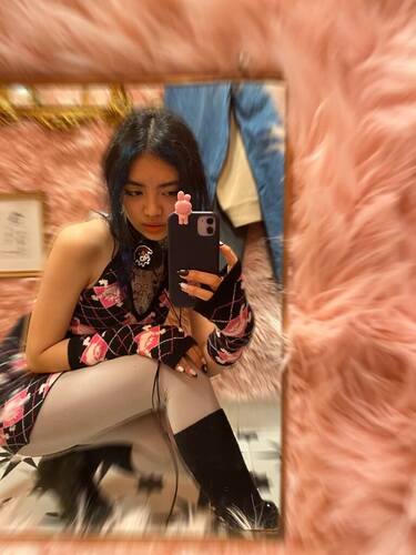 mirror selfie editing with BeautyPlus