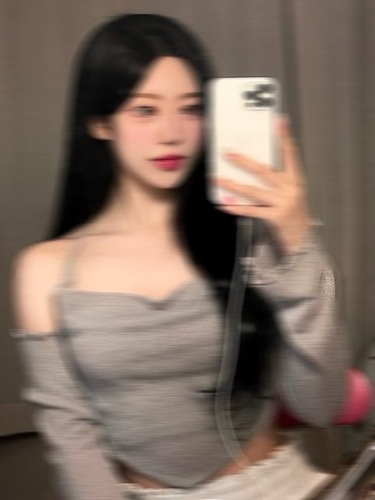 전체 셀카 포즈 사진을 흐리게 한 후