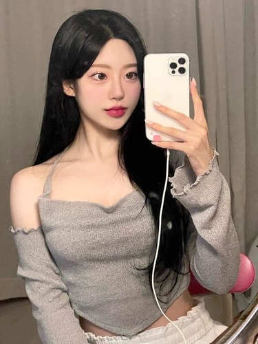 전체 셀카 포즈 사진을 흐리게 하기 전에