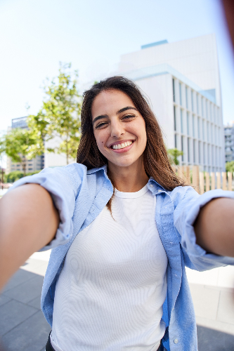 "AI Remover" can fix even messy hair neatly