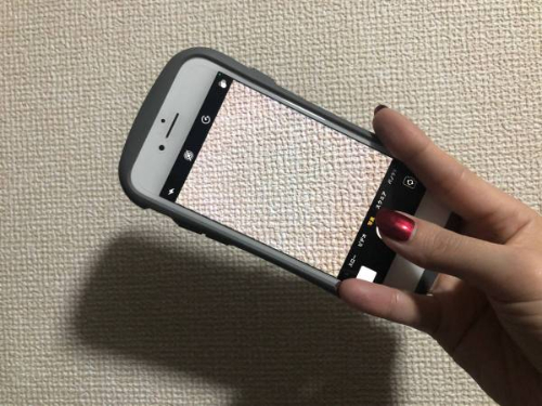 正しいスマホの持ち方で撮影をする