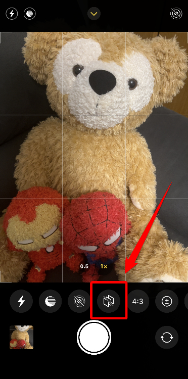 ①画面を上にスワイプして、赤枠で囲ったアイコンをタップする