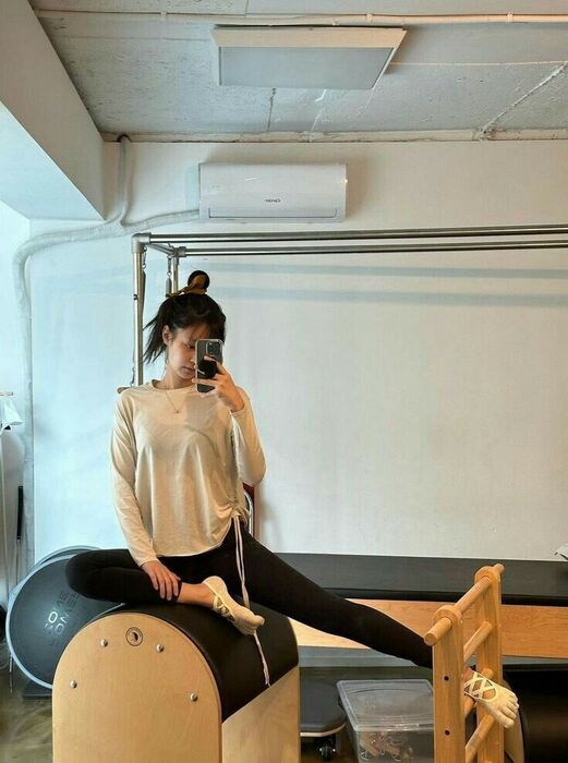 mirror selfie-jennie blackpink