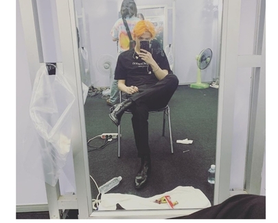 mirror selfie-oh sehun