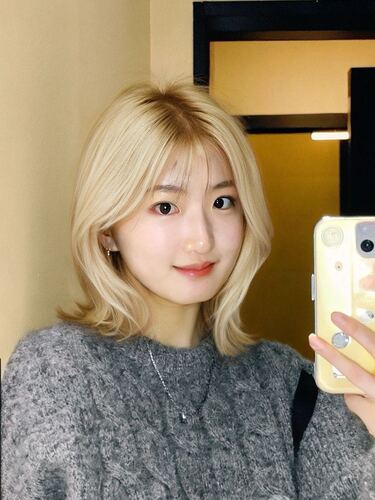 丸顔に似合う髪型-blonde hair