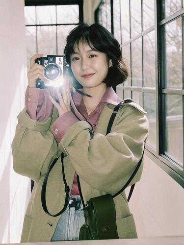 小顔に見える髪型 丸顔-camera