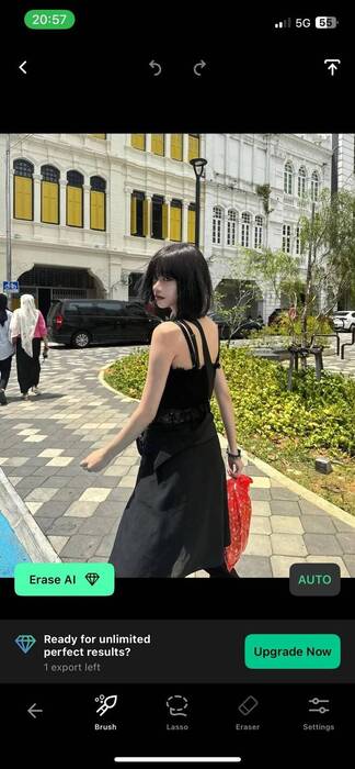 Chọn người trong hình mà bạn muốn xóa 