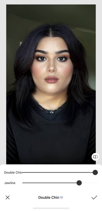 BeautyPlus App Screenshot EN - remove double chin jawline slider