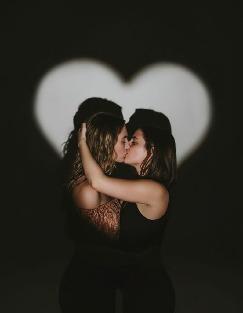 valentine's day photoshoot ideas-heart-shaped light and shadow contrast