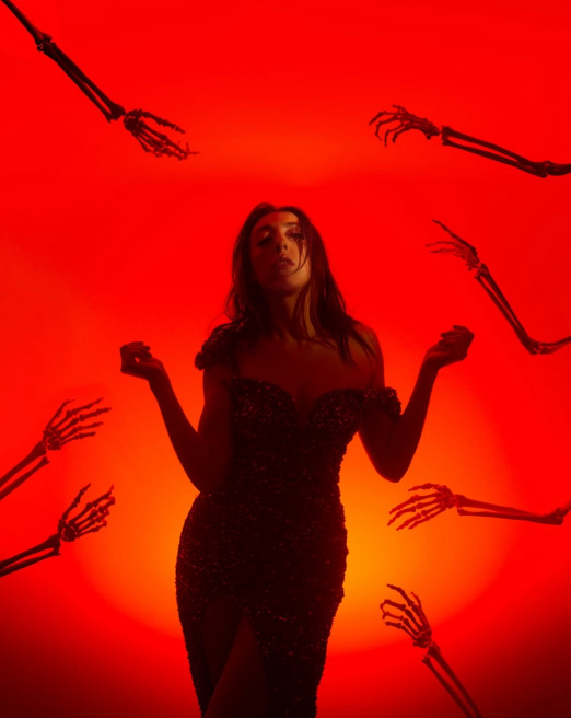 halloween photo booth ideas13-skeleton hands backdrop